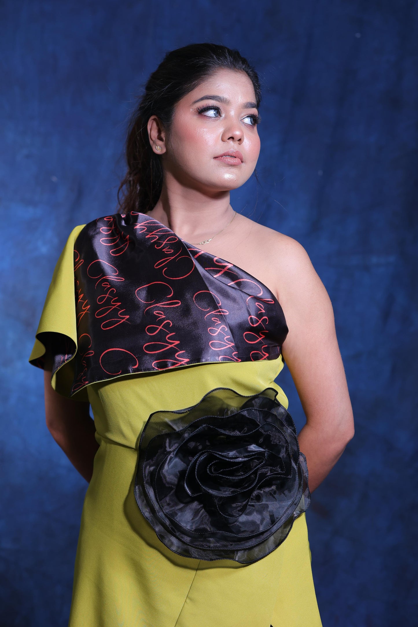 Reverse clasyy flower dress